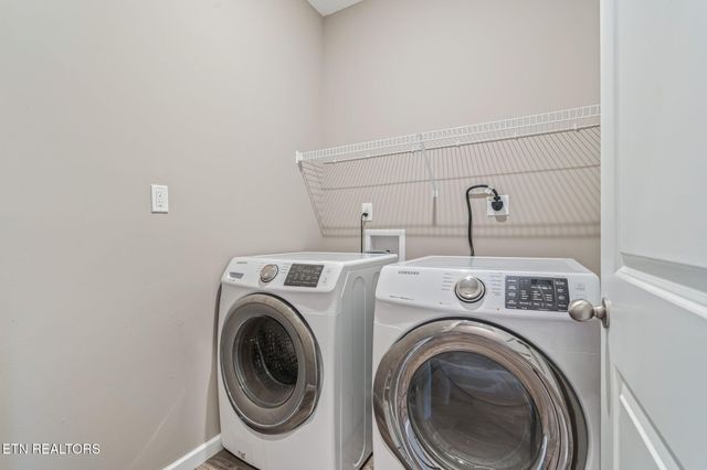 7432 Ladd Rd, Powell, TN 37849