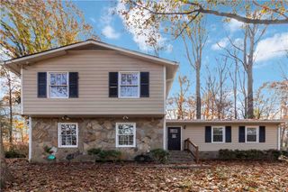 888 Chartley Drive SW, Lilburn, GA 30047