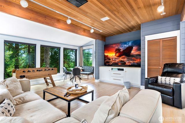 25210 SE 159th Street, Issaquah, WA 98027