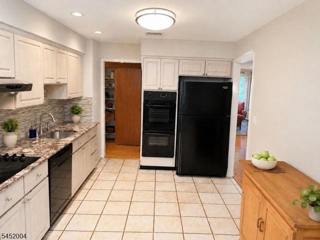 72 W Lake Shore Dr, Rockaway Twp., NJ 07866