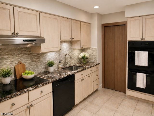 72 W Lake Shore Dr, Rockaway Twp., NJ 07866