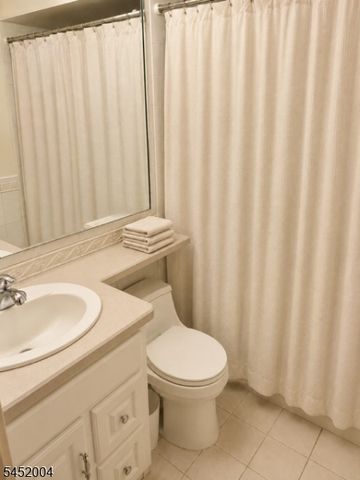 72 W Lake Shore Dr, Rockaway Twp., NJ 07866
