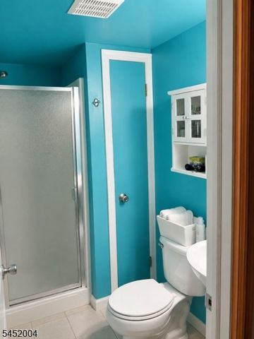 72 W Lake Shore Dr, Rockaway Twp., NJ 07866