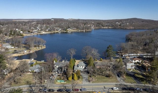 72 W Lake Shore Dr, Rockaway Twp., NJ 07866