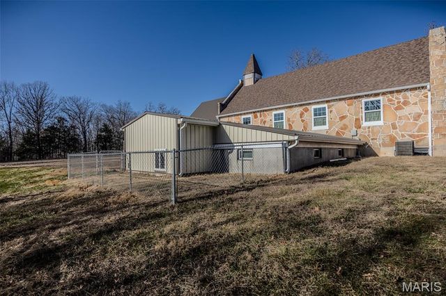 27970 Highway N, Lebanon, MO 65536