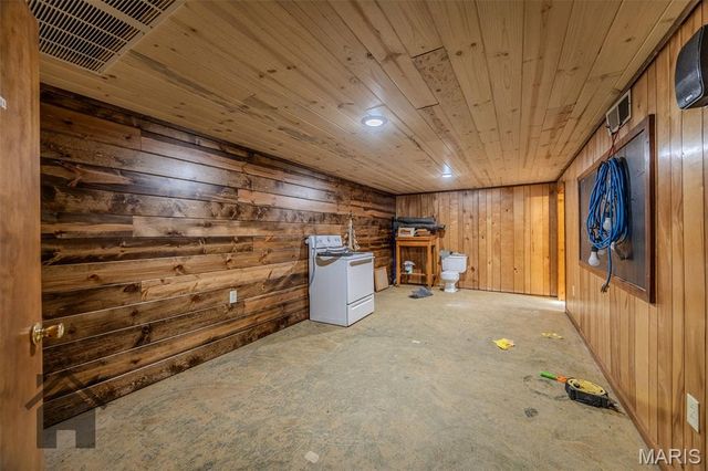 27970 Highway N, Lebanon, MO 65536