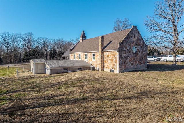 27970 Highway N, Lebanon, MO 65536