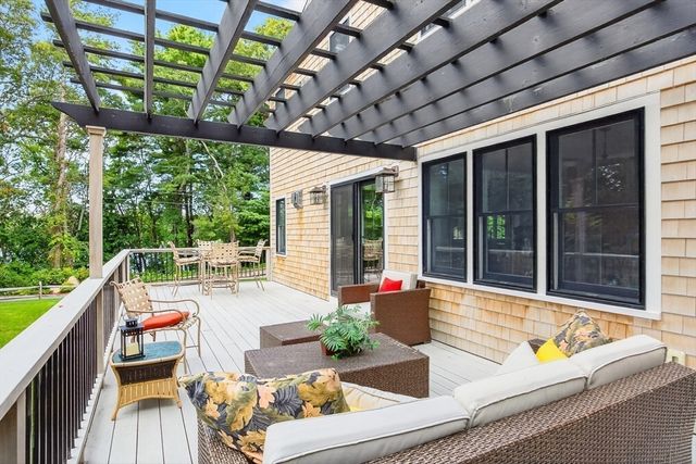 105 Bay Road, Barnstable, MA 02635