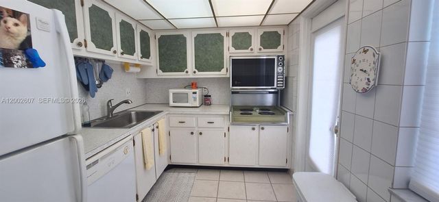 700 NE 14th Ave 407, Hallandale Beach, FL 33009