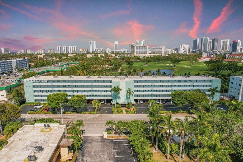 700 NE 14th Ave 407, Hallandale Beach, FL 33009