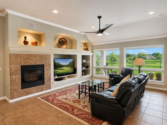 11112 Southerland Drive, Denton, TX 76207