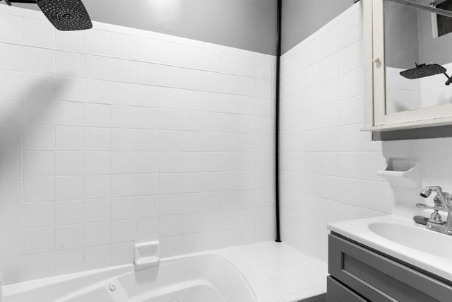 1207 HANCOCK Street, New York City, NY 11221