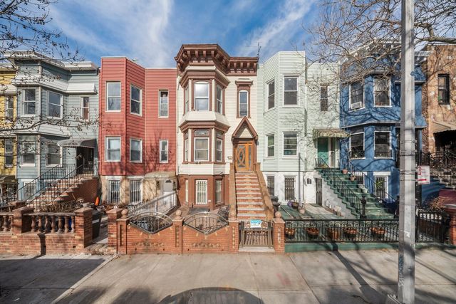 1207 HANCOCK Street, New York City, NY 11221