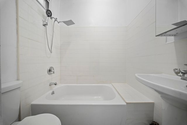 1207 HANCOCK Street, New York City, NY 11221