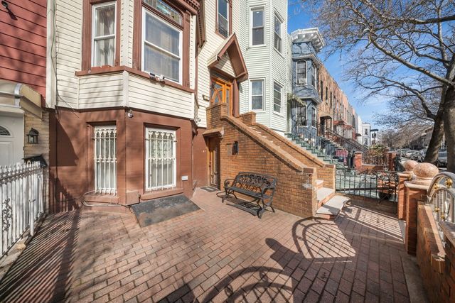 1207 HANCOCK Street, New York City, NY 11221