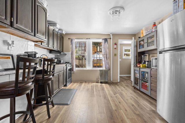 1207 HANCOCK Street, New York City, NY 11221