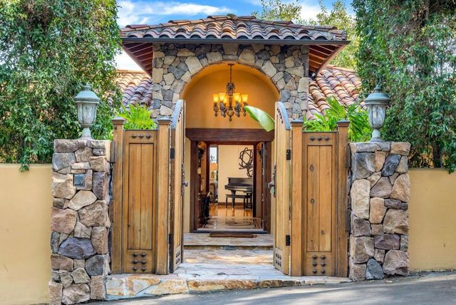 10135 Hermosa Way, La Mesa, CA 91941