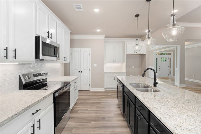 37 Hometown Court, Jefferson, GA 30549