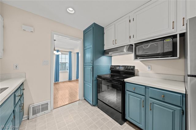 2644 Sylvan Road, Cuyahoga Falls, OH 44221