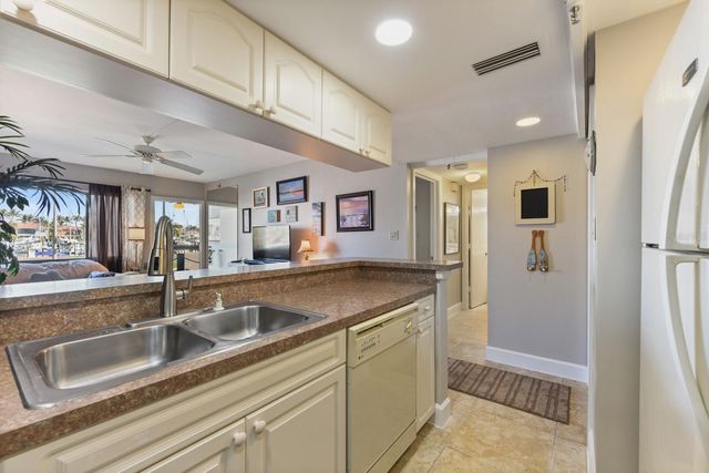 3170 MATECUMBE KEY ROAD 112, Punta Gorda, FL 33955