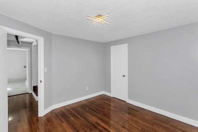49 Bennett St, Chicopee, MA 01013