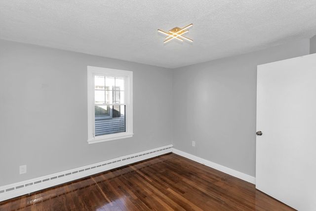 49 Bennett St, Chicopee, MA 01013