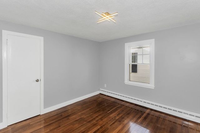 49 Bennett St, Chicopee, MA 01013