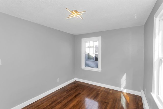 49 Bennett St, Chicopee, MA 01013