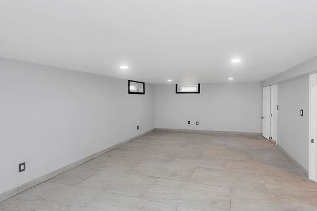 49 Bennett St, Chicopee, MA 01013