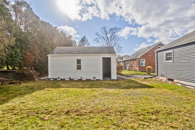 49 Bennett St, Chicopee, MA 01013