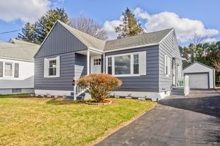 49 Bennett St, Chicopee, MA 01013
