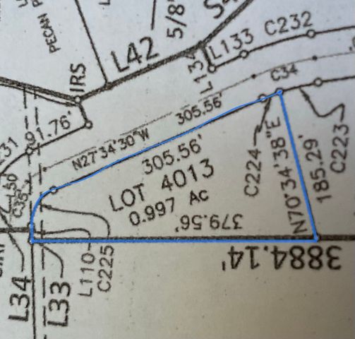 907 E Landings Drive, Granbury, TX 76049