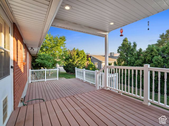 35 N MOUNTAIN RD, Fruit Heights, UT 84037