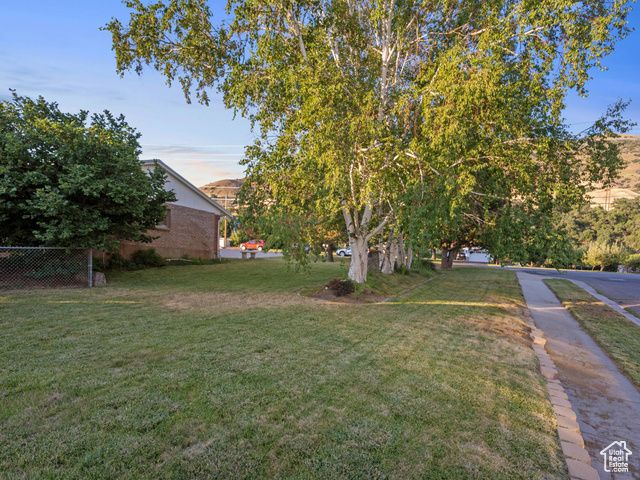 35 N MOUNTAIN RD, Fruit Heights, UT 84037