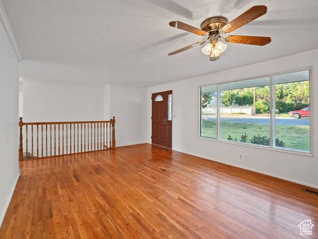 35 N MOUNTAIN RD, Fruit Heights, UT 84037