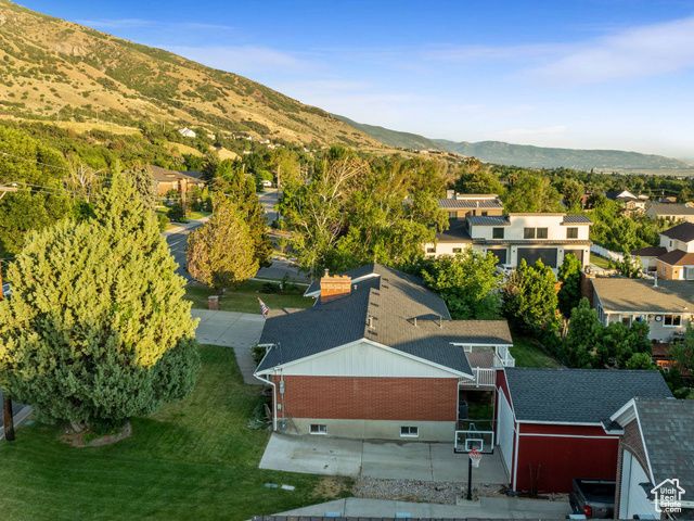 35 N MOUNTAIN RD, Fruit Heights, UT 84037