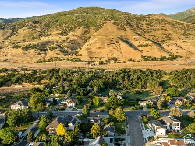35 N MOUNTAIN RD, Fruit Heights, UT 84037