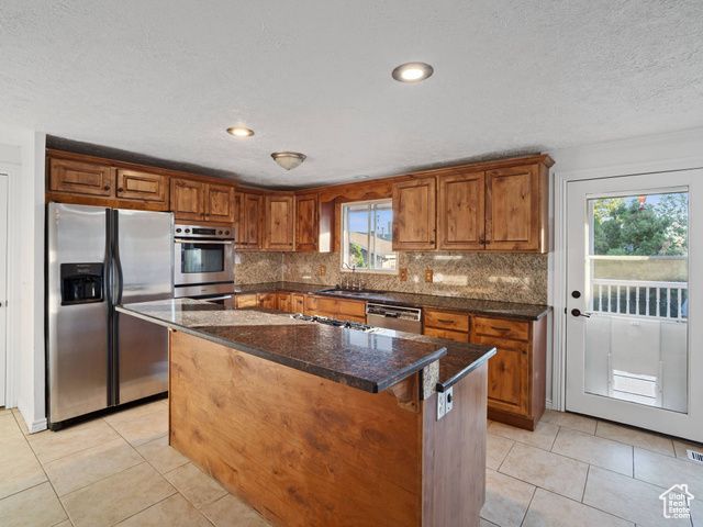 35 N MOUNTAIN RD, Fruit Heights, UT 84037