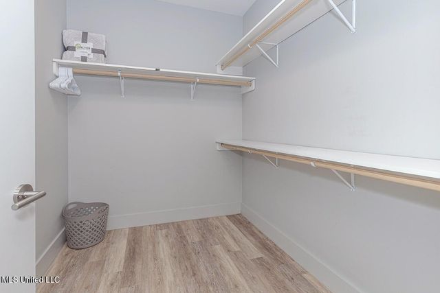 2501 Bienville Boulevard, 416, Ocean Springs, MS 39564