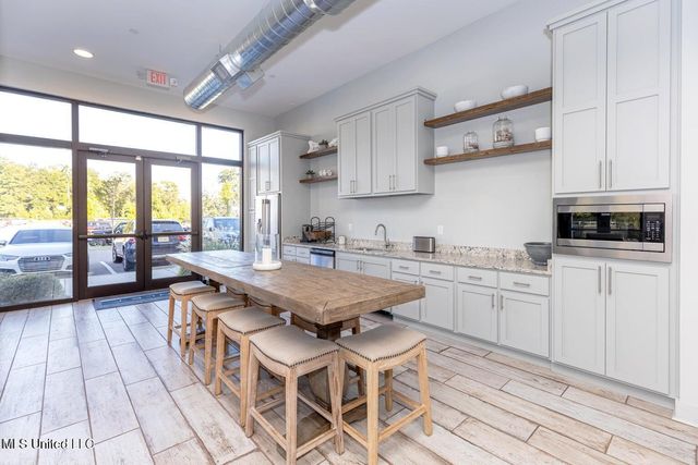 2501 Bienville Boulevard, 416, Ocean Springs, MS 39564