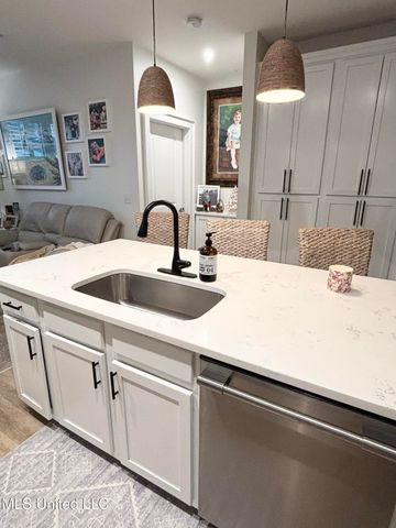 2501 Bienville Boulevard, 416, Ocean Springs, MS 39564