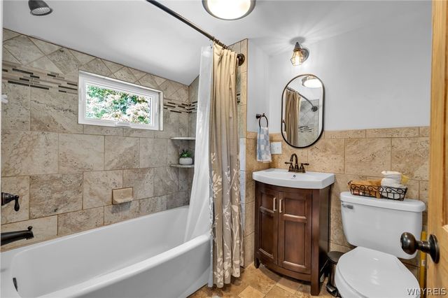 6572 Taylor Road, Hamburg, NY 14075