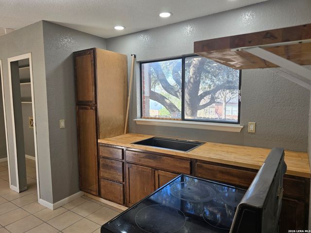 10475 Canyon Village, San Antonio, TX 78245