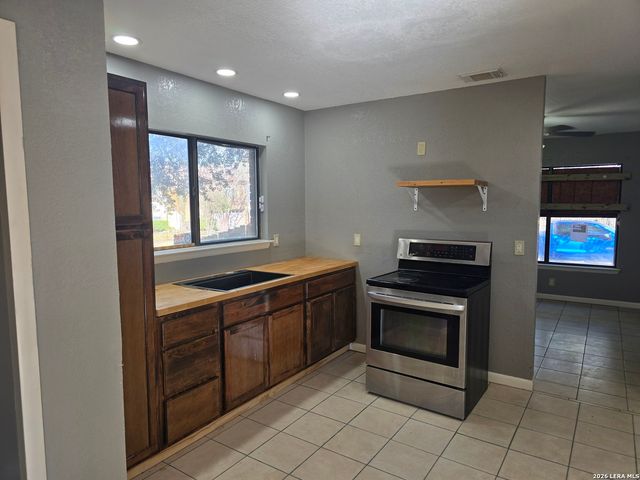 10475 Canyon Village, San Antonio, TX 78245