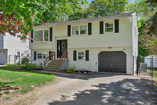 19 James Lane, Schaghticoke, NY 12182