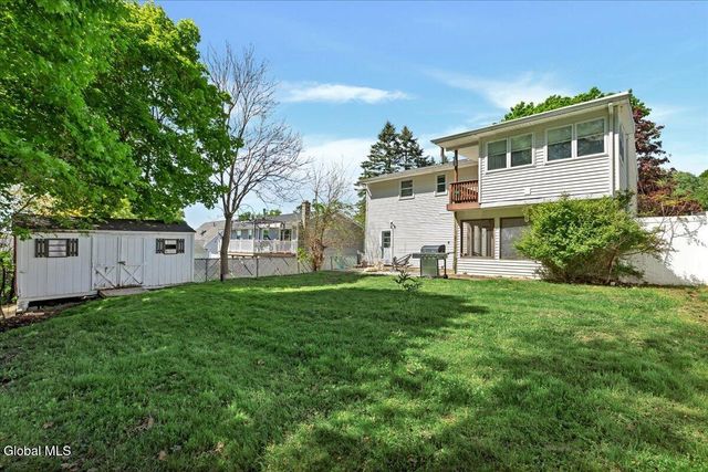 19 James Lane, Schaghticoke, NY 12182