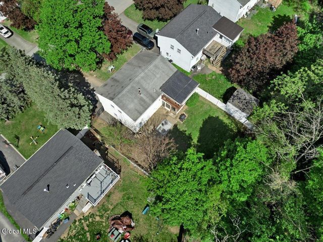 19 James Lane, Schaghticoke, NY 12182