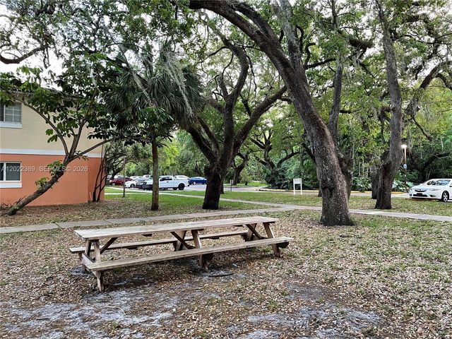 3660 N 56th Ave 609, Hollywood, FL 33021