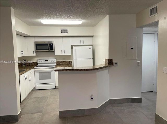 3660 N 56th Ave 609, Hollywood, FL 33021