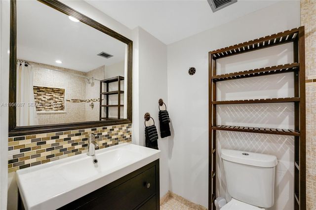 3850 Washington St 702, Hollywood, FL 33021